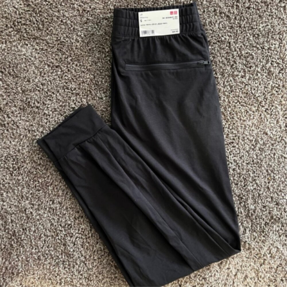 Uniqlo Ultra Stretch Dry-Ex Jogger Pants